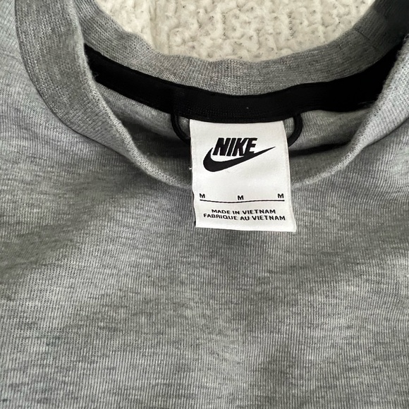 Nike tech - Picture 5 of 5